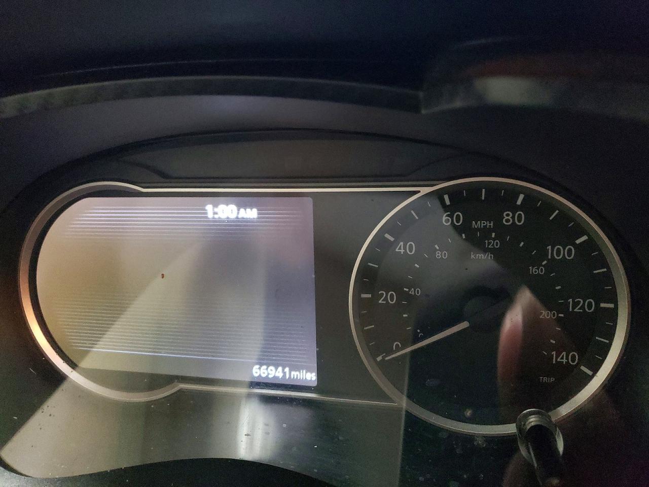 2020 NISSAN VERSA SR photo 9