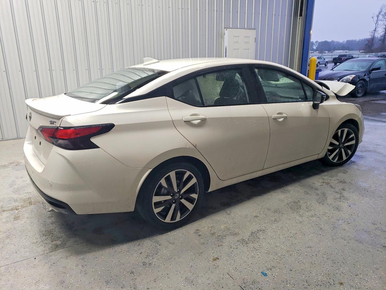 2020 NISSAN VERSA SR photo 3