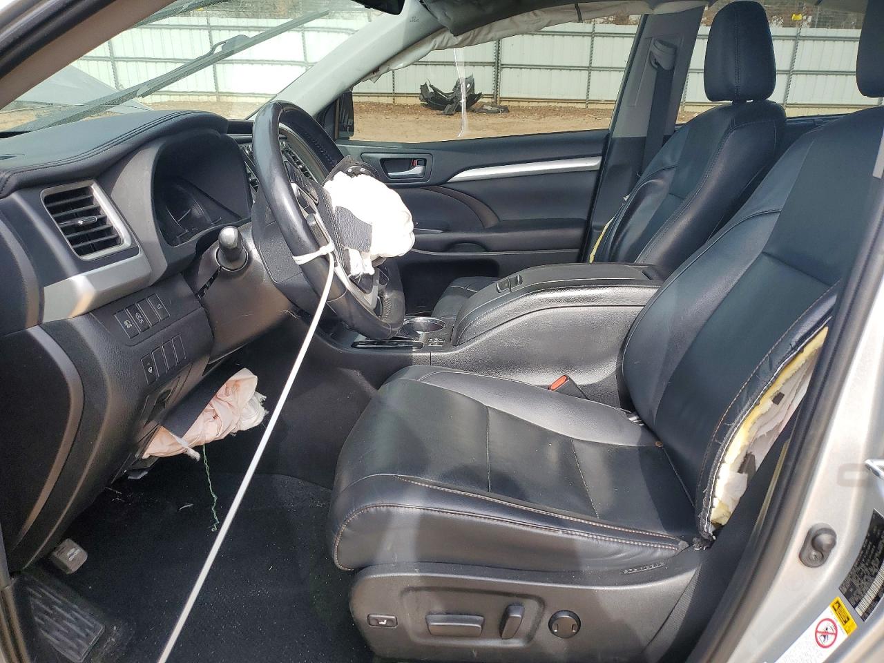 2019 TOYOTA HIGHLANDER SE photo 13