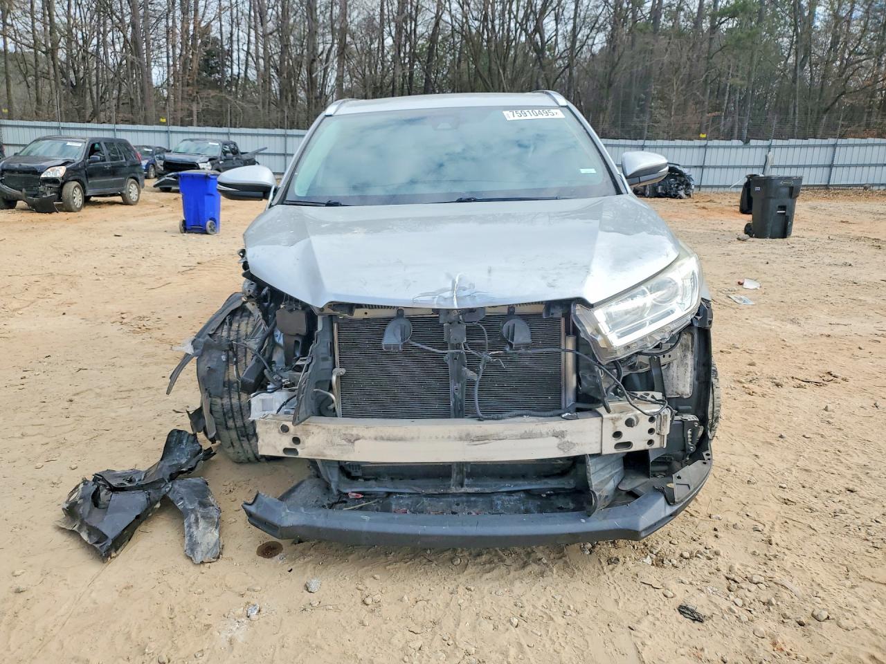 2019 TOYOTA HIGHLANDER SE photo 9