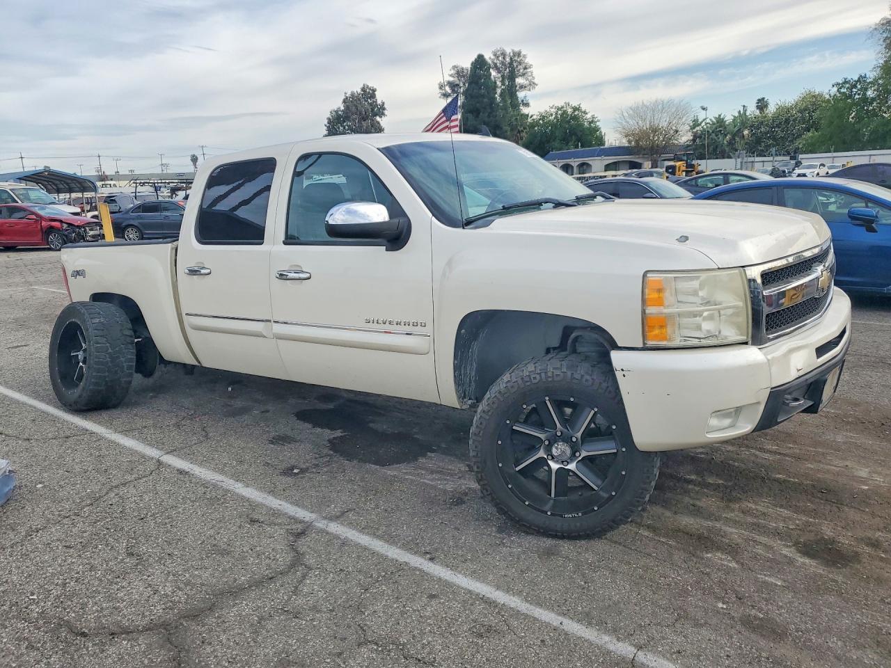 2010 CHEVROLET SILVERADO K1500 LTZ photo 4