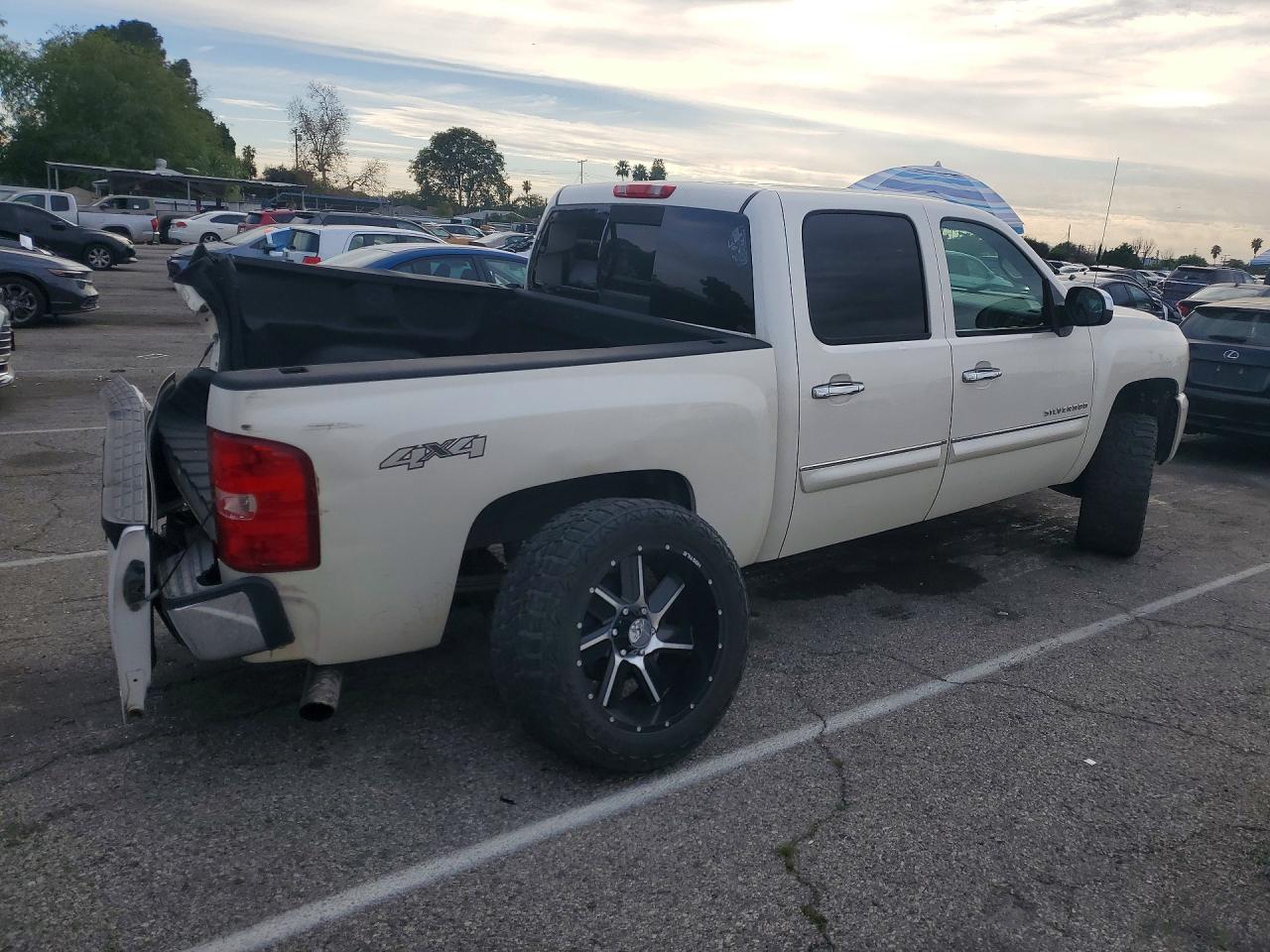 2010 CHEVROLET SILVERADO K1500 LTZ photo 3