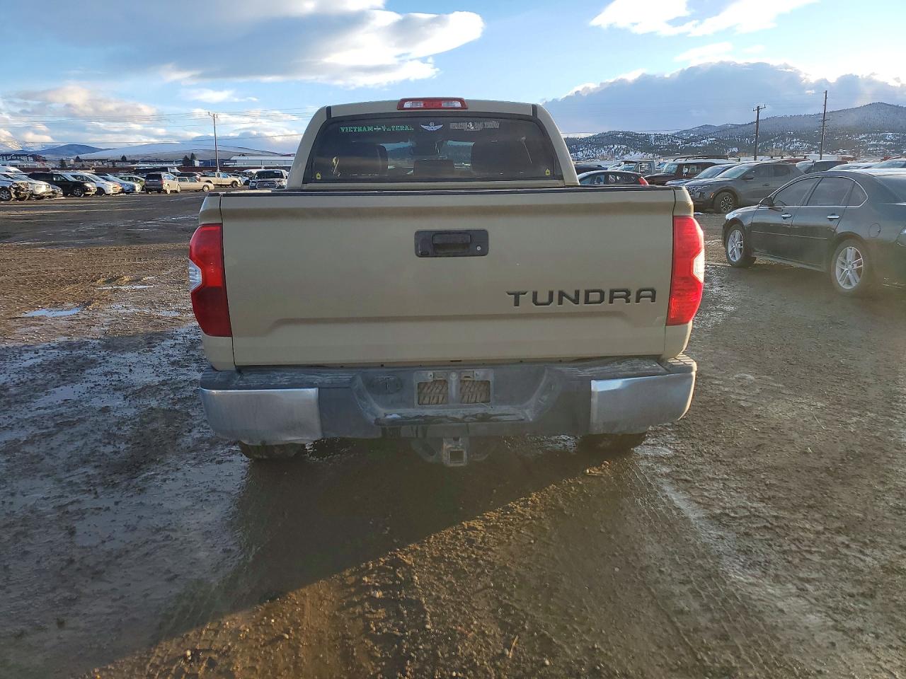2018 TOYOTA TUNDRA CREWMAX SR5 photo 11
