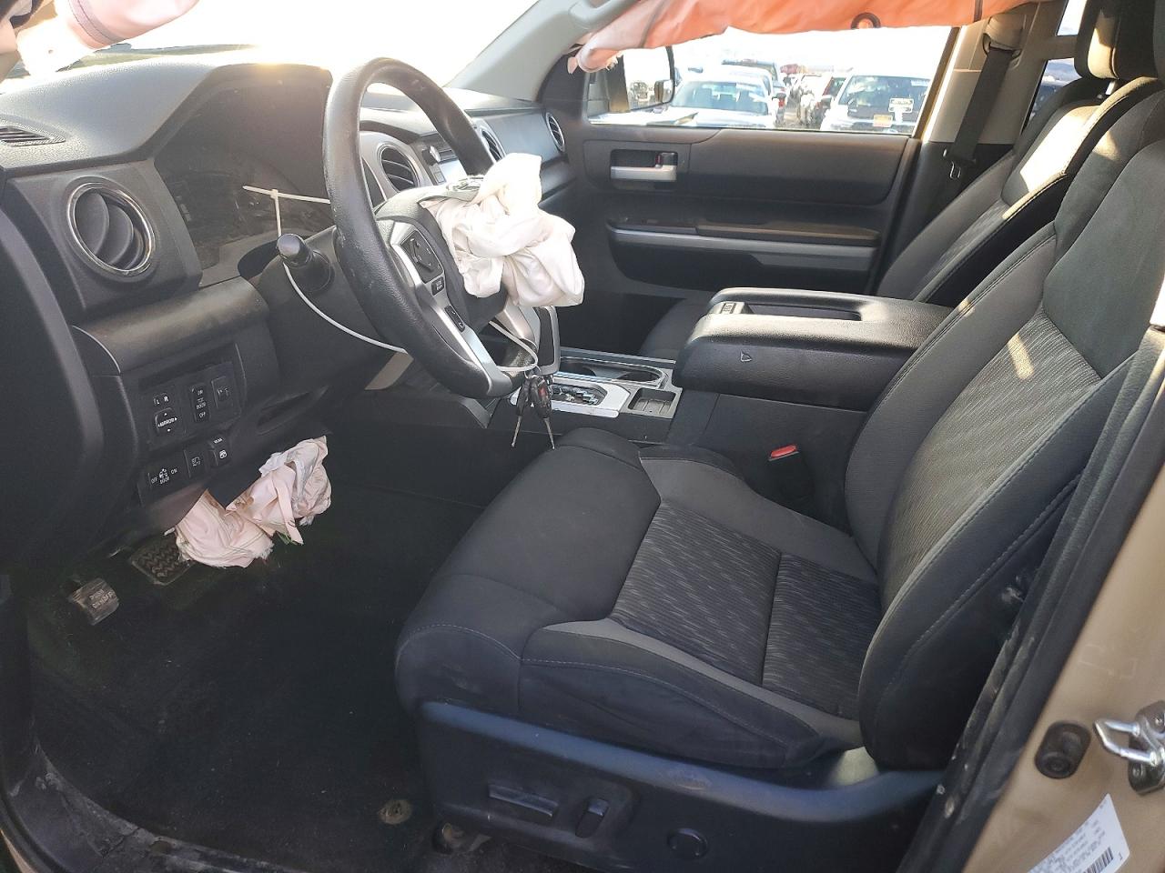 2018 TOYOTA TUNDRA CREWMAX SR5 photo 13