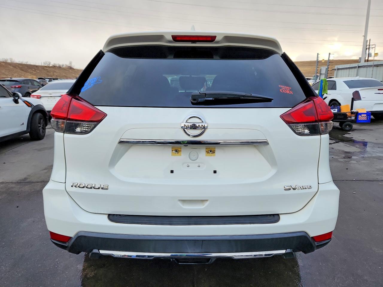 2018 NISSAN ROGUE SV photo 6