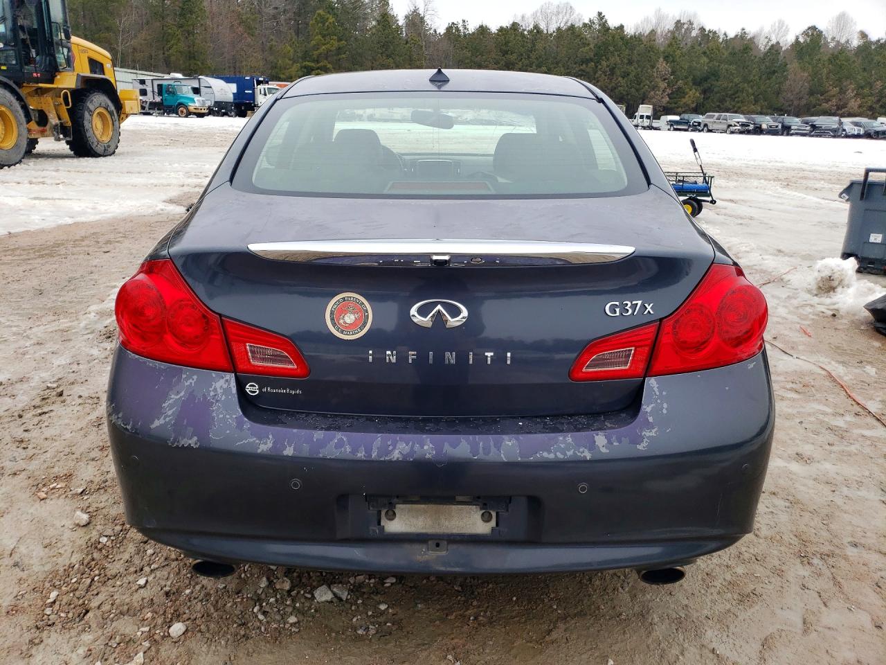 2010 INFINITI G37 photo 11