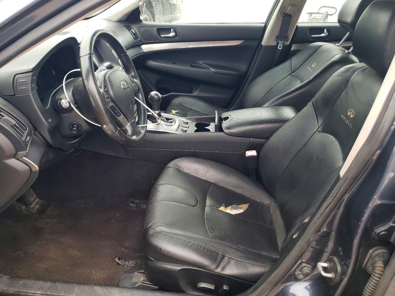 2010 INFINITI G37 photo 13