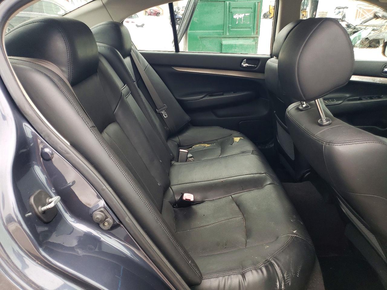 2010 INFINITI G37 photo 19