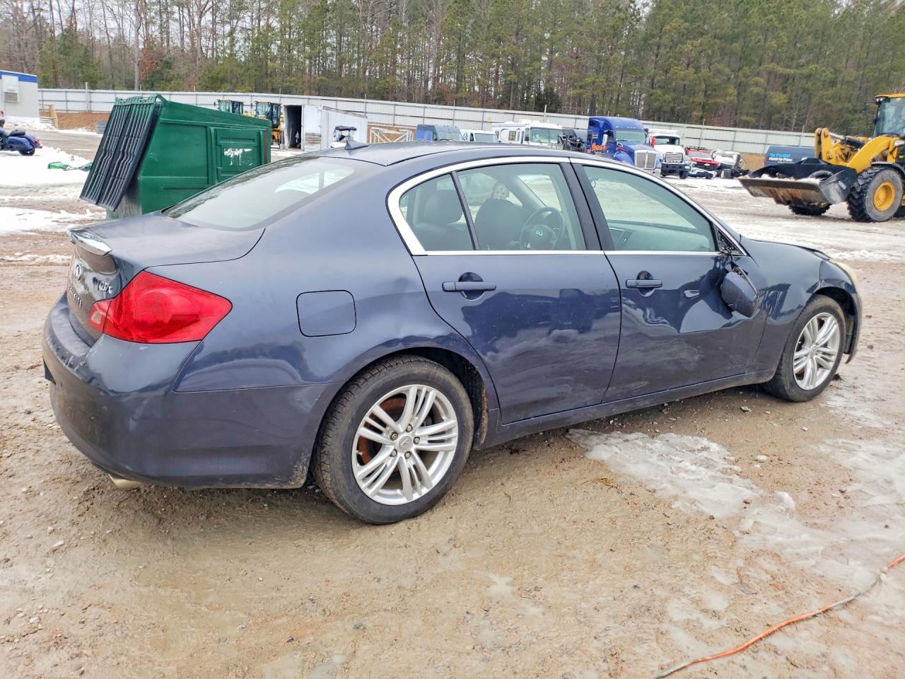 2010 INFINITI G37 photo 5