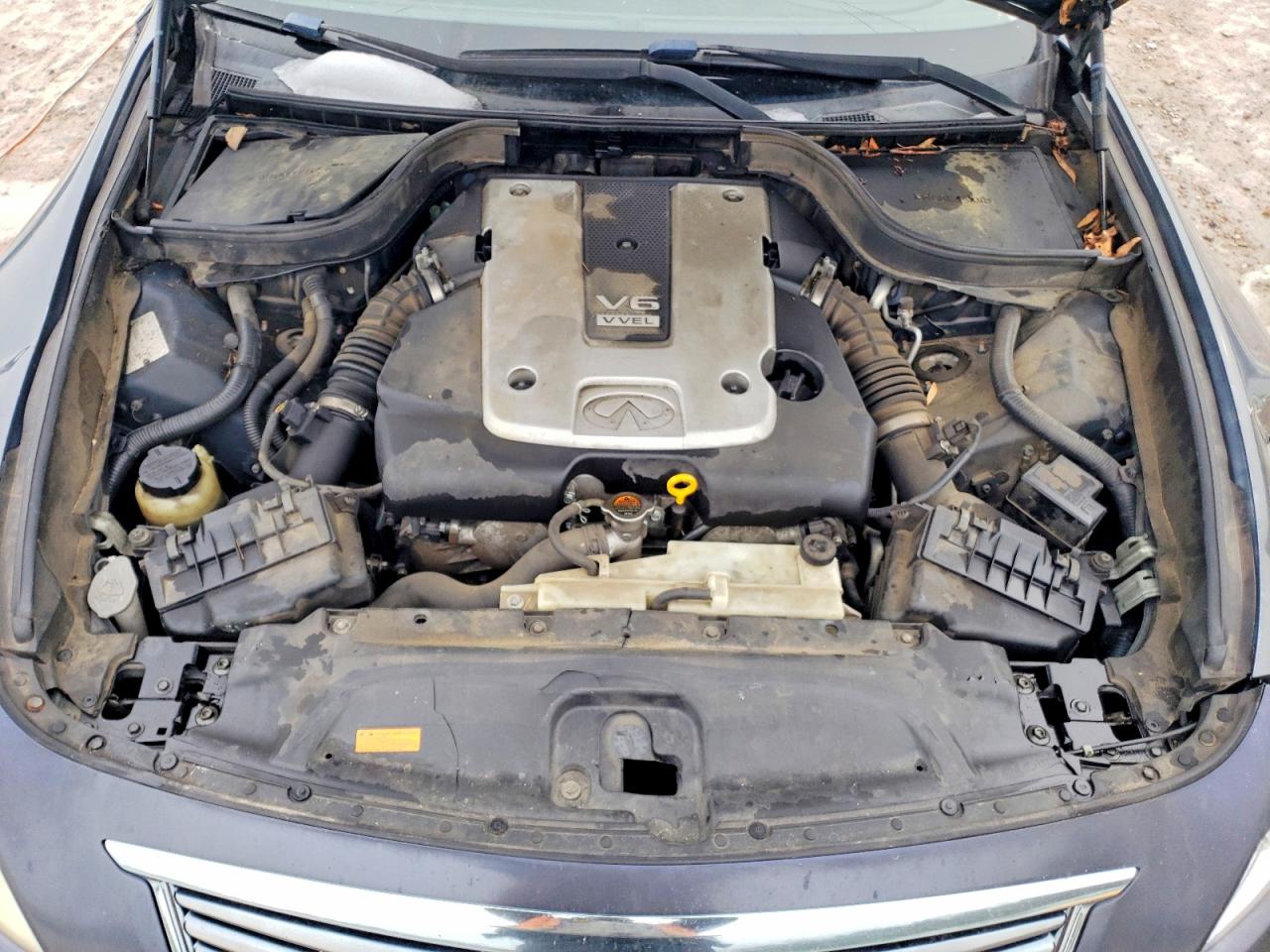 2010 INFINITI G37 photo 21