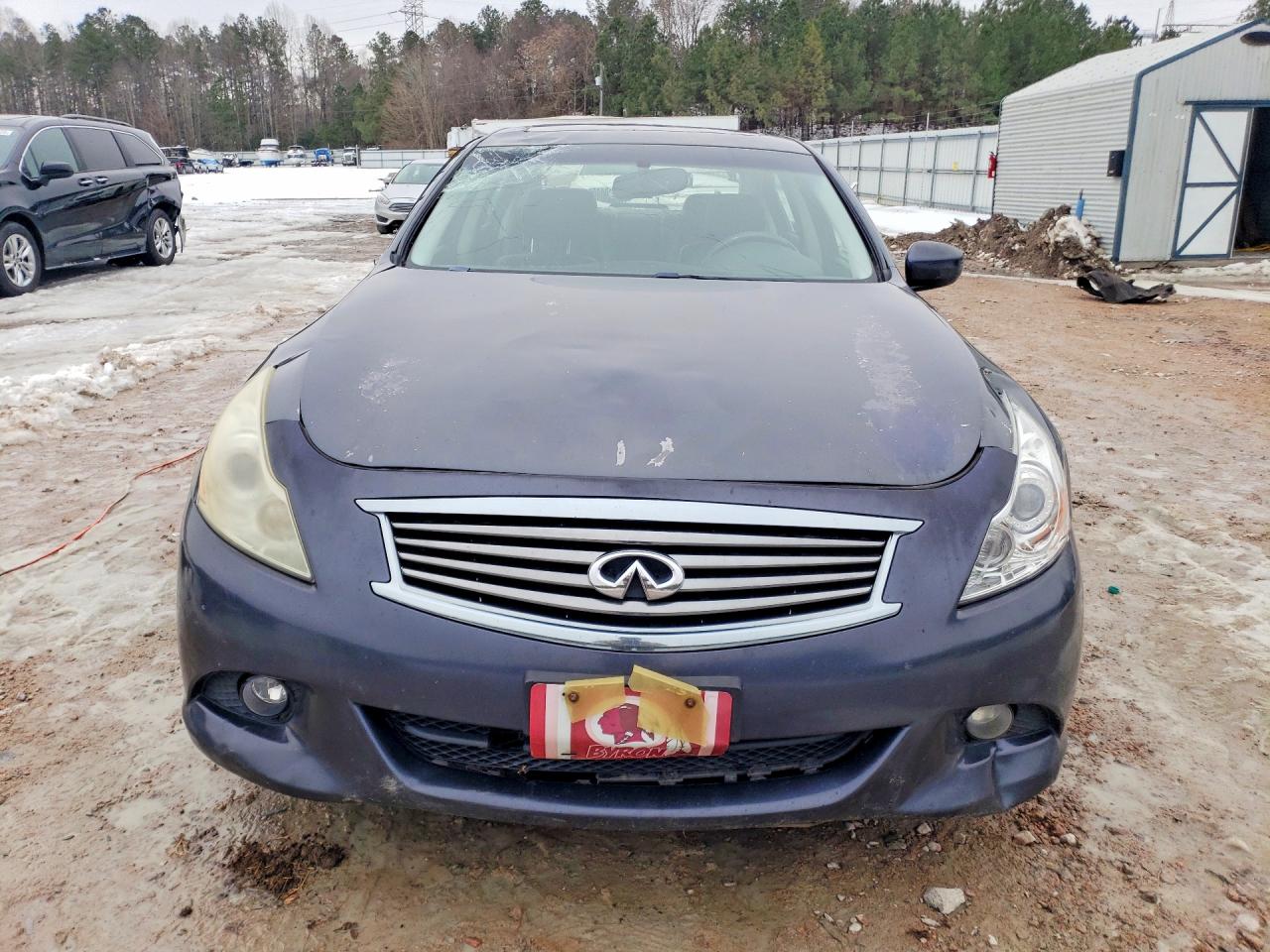 2010 INFINITI G37 photo 9