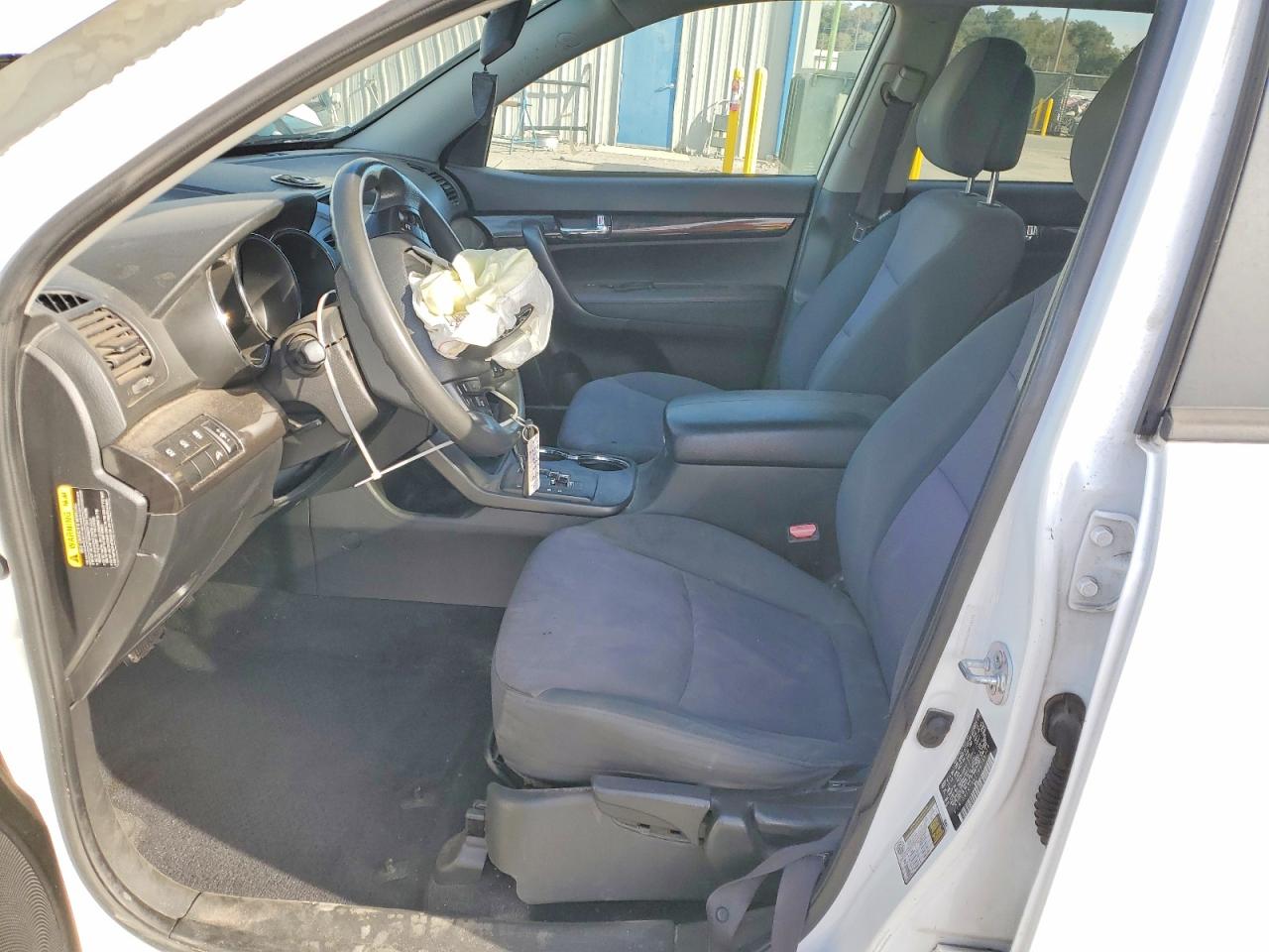 2013 KIA SORENTO LX photo 19