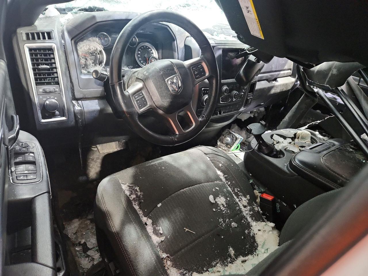 2022 RAM 1500 CLASSIC SLT photo 8