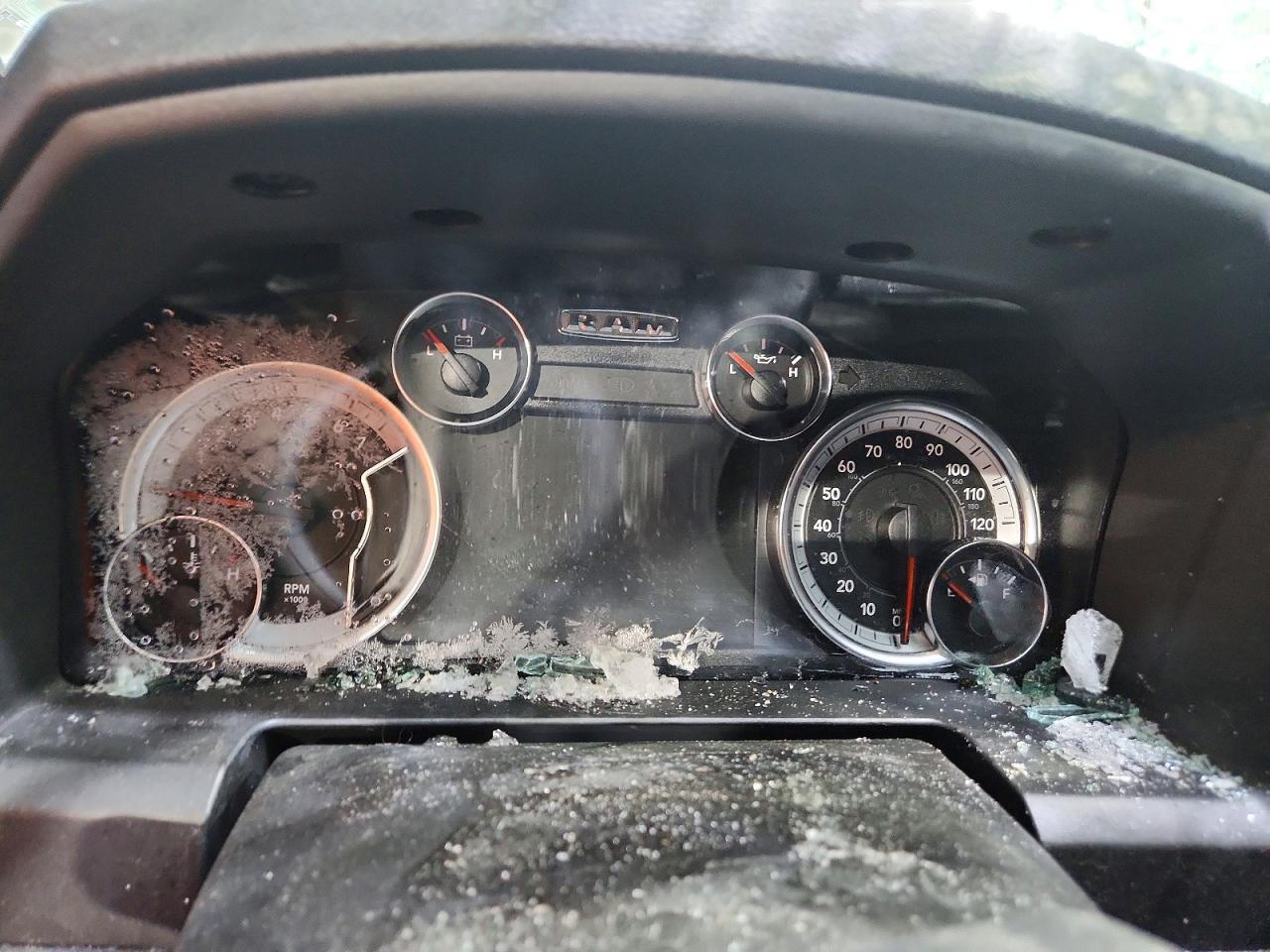 2022 RAM 1500 CLASSIC SLT photo 9