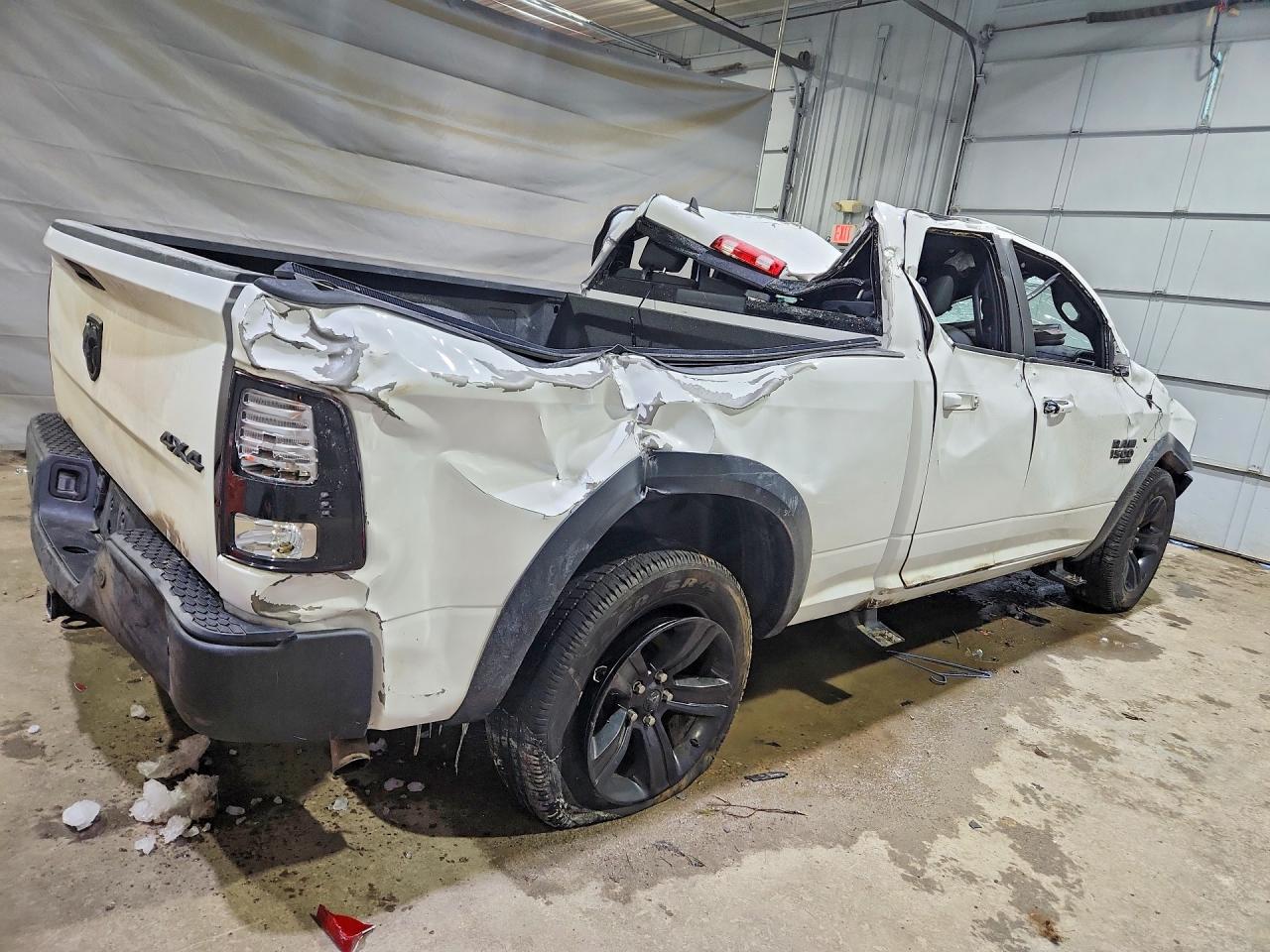 2022 RAM 1500 CLASSIC SLT photo 3