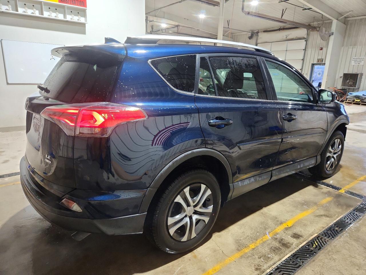 2017 TOYOTA RAV4 LE photo 5
