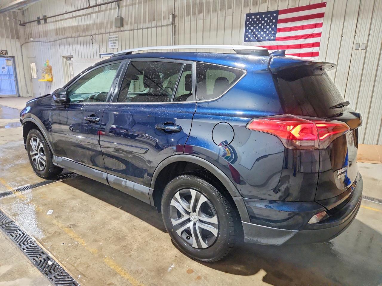 2017 TOYOTA RAV4 LE photo 3