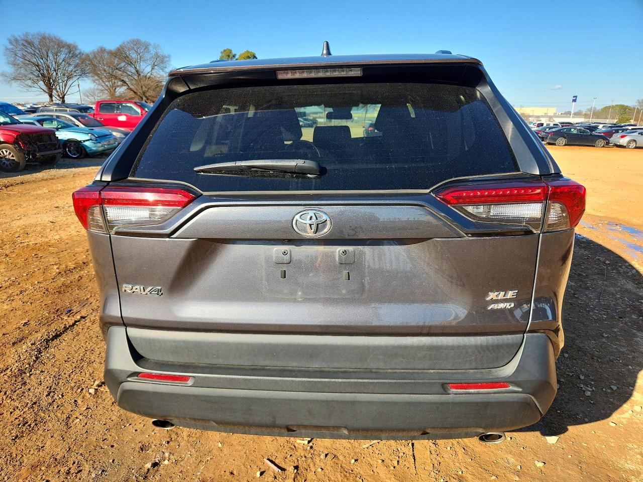 2022 TOYOTA RAV4 XLE photo 11