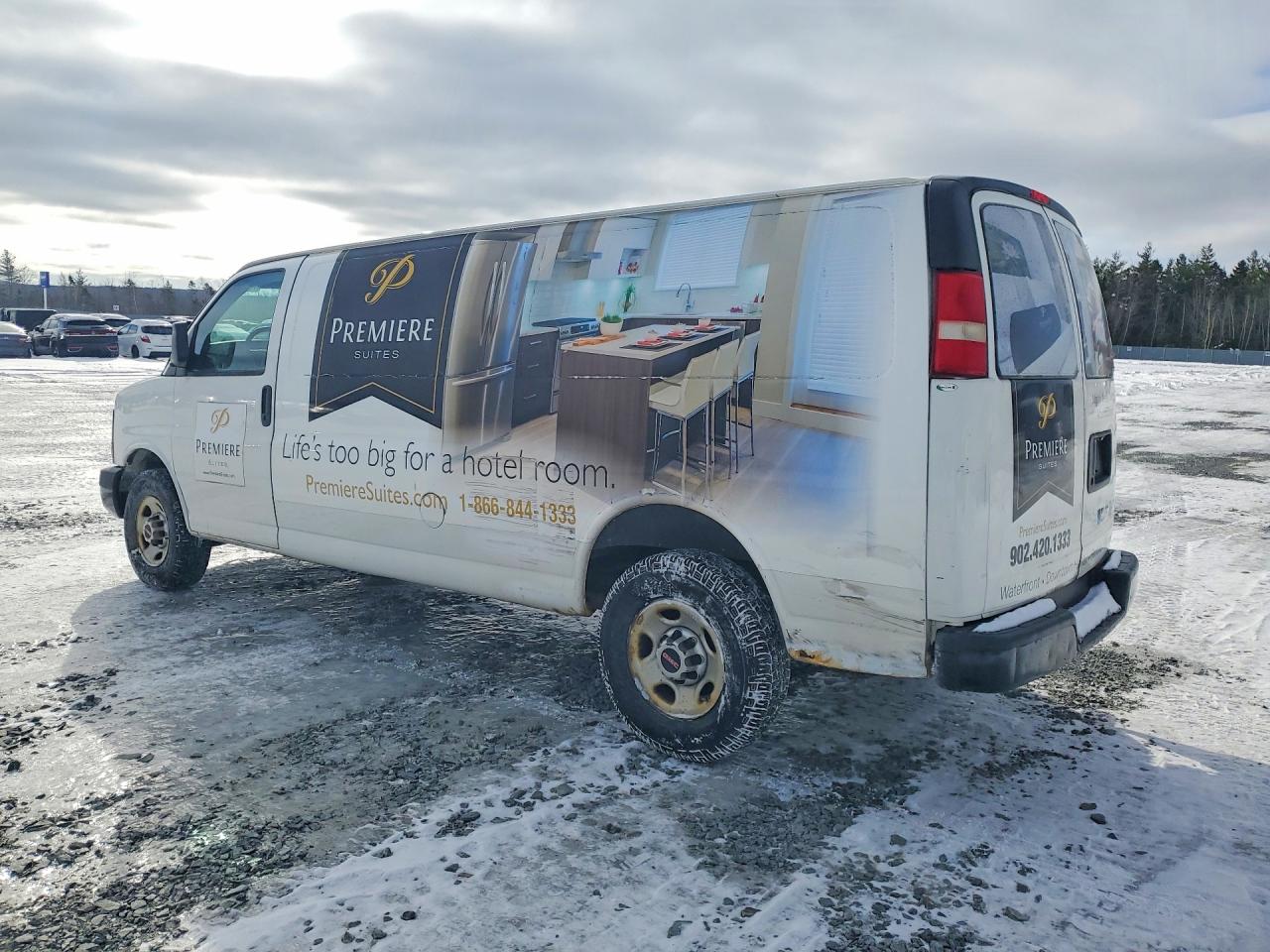 2015 GMC SAVANA G2500 photo 3