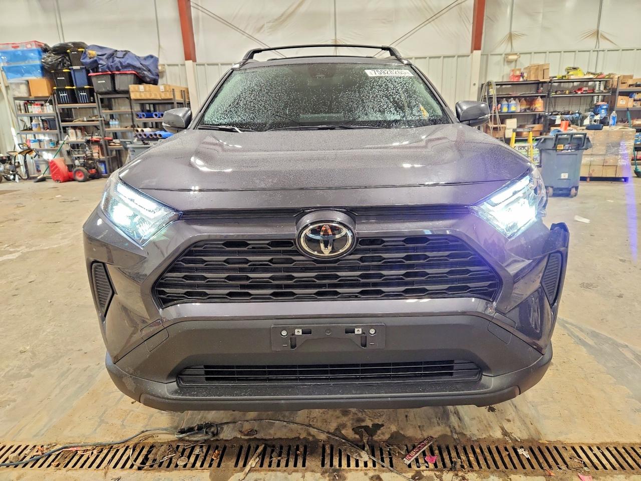 2025 TOYOTA RAV4 XLE photo 5