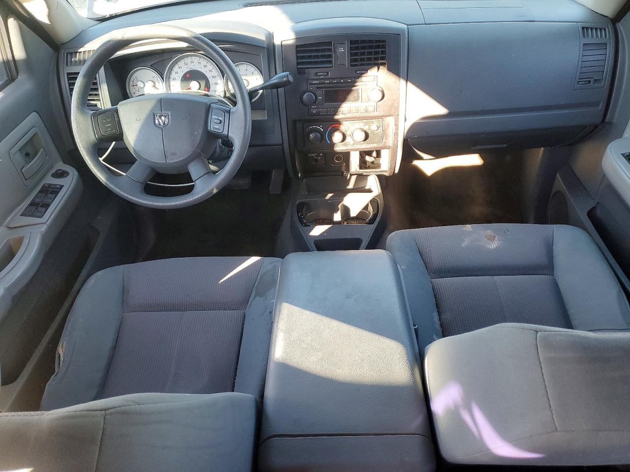2005 DODGE DAKOTA photo 8