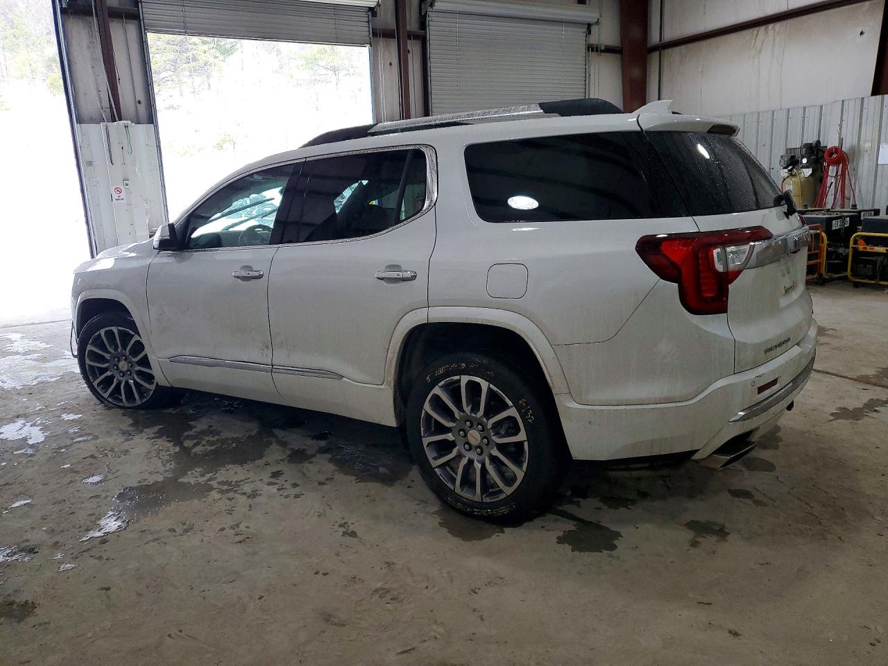 2023 GMC ACADIA DENALI photo 2