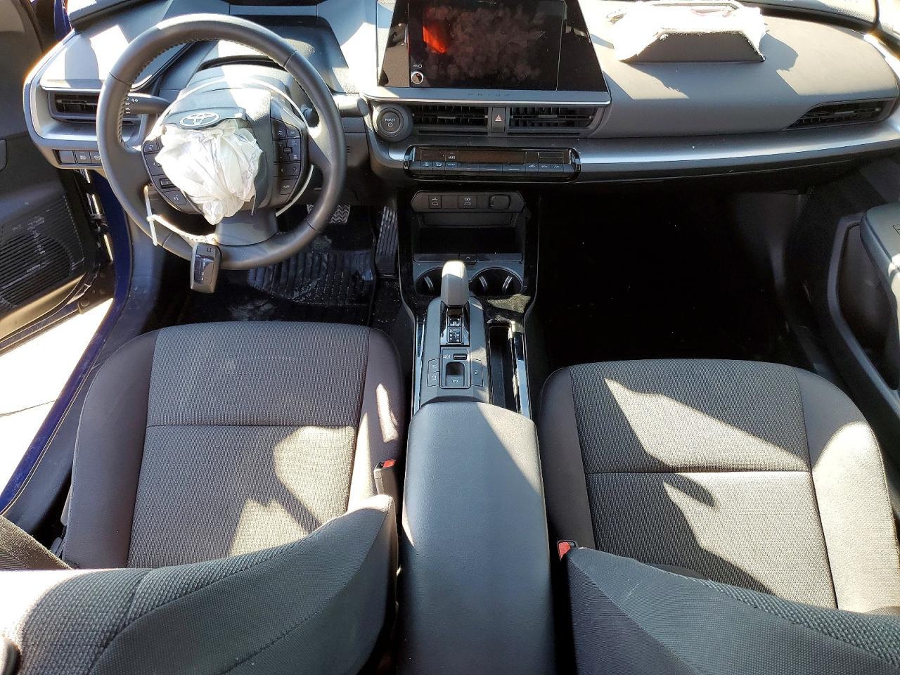2025 TOYOTA PRIUS LE photo 8