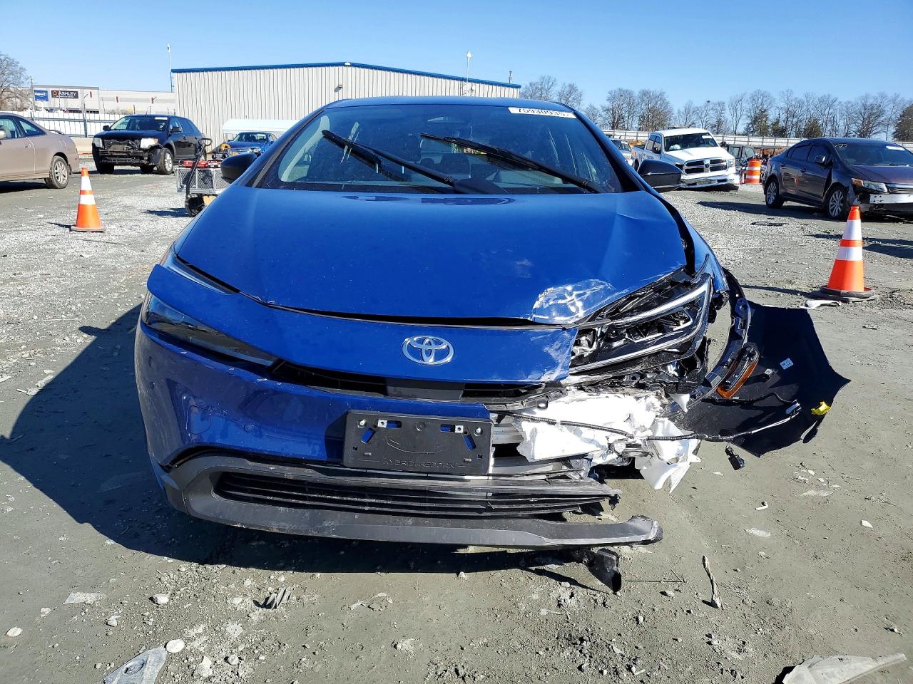 2025 TOYOTA PRIUS LE photo 5