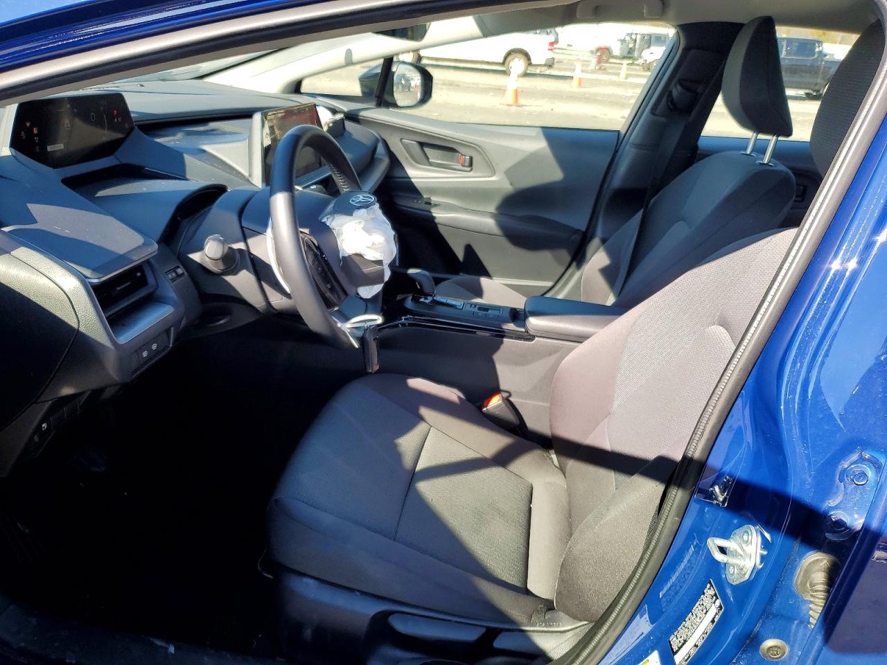 2025 TOYOTA PRIUS LE photo 7