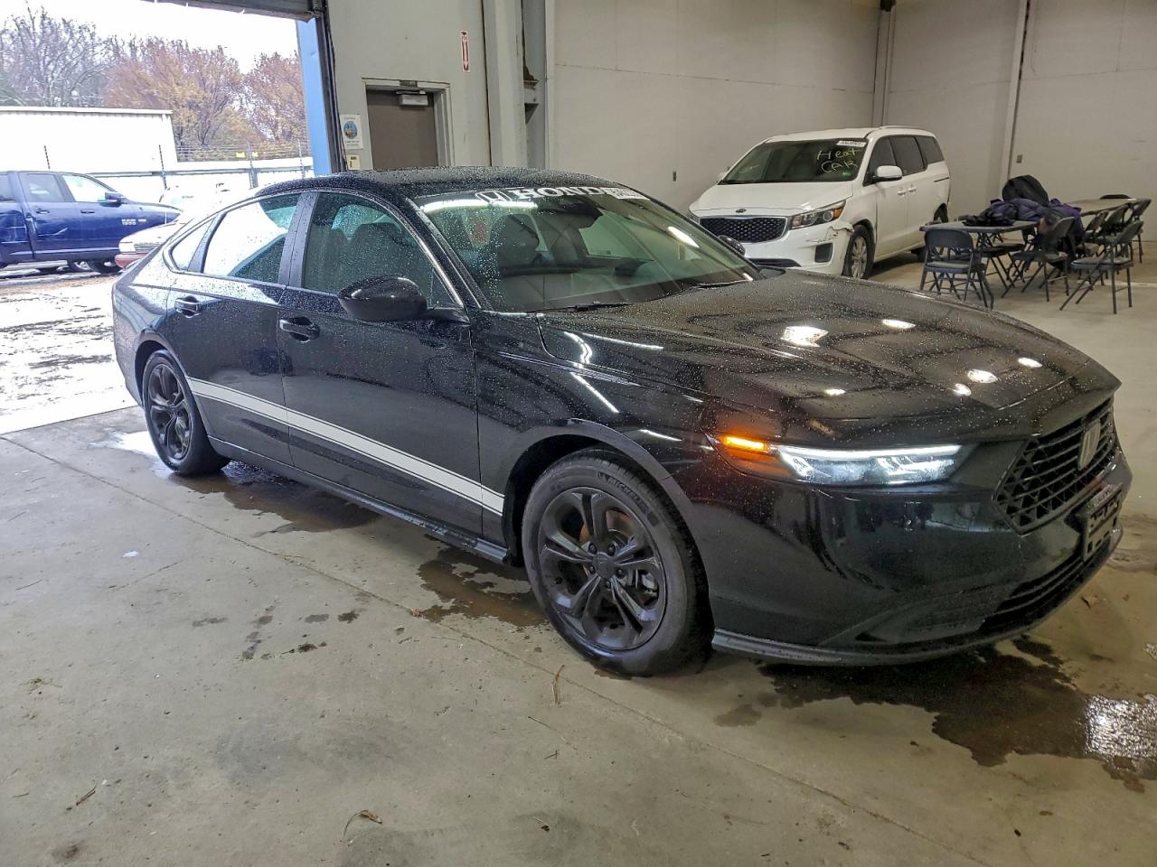 2025 HONDA ACCORD LX photo 10