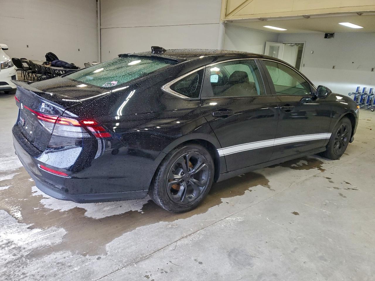 2025 HONDA ACCORD LX photo 7