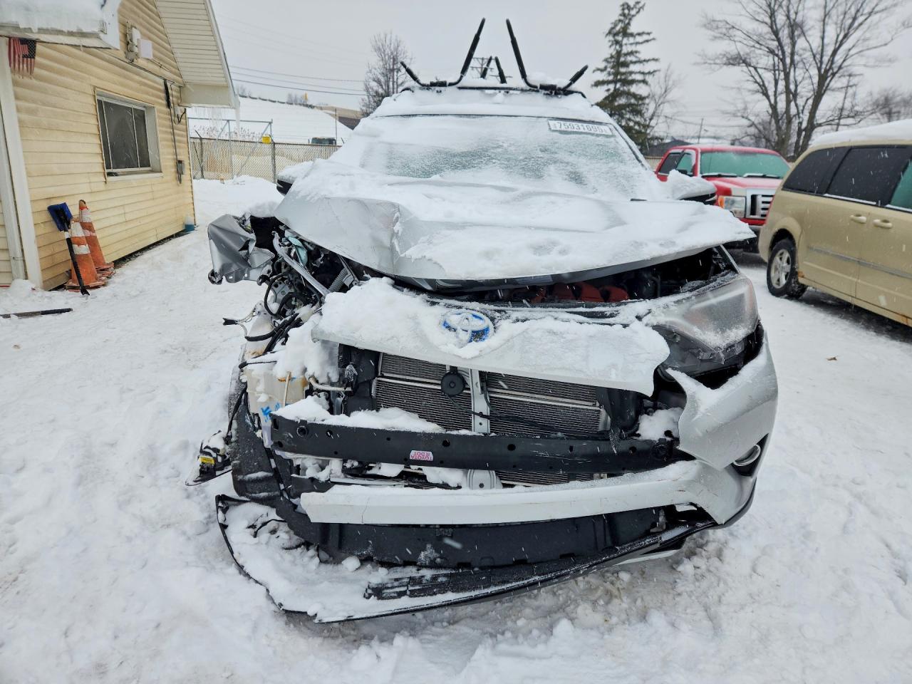 2016 TOYOTA RAV4 HV XLE photo 5