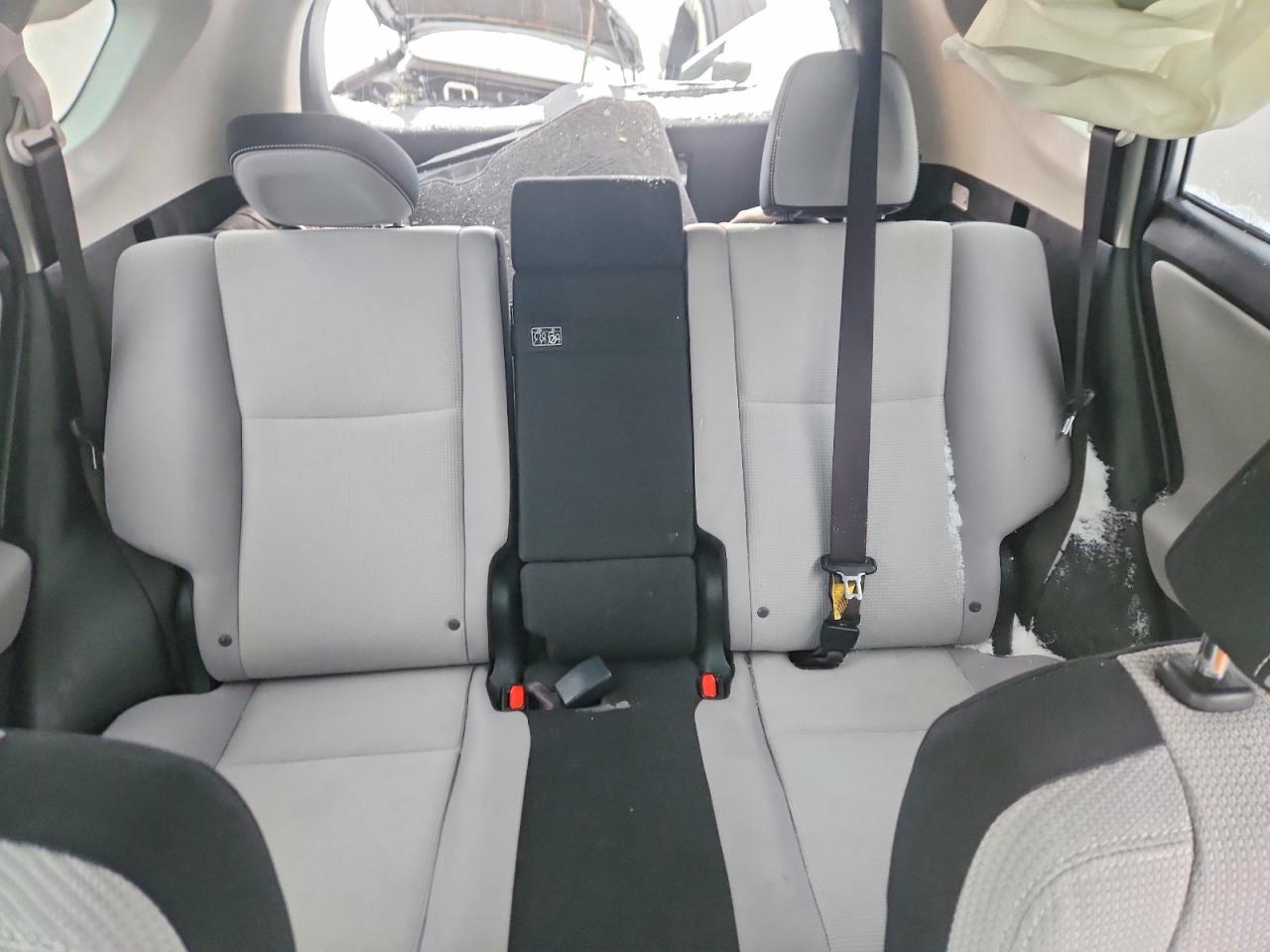 2016 TOYOTA RAV4 HV XLE photo 10