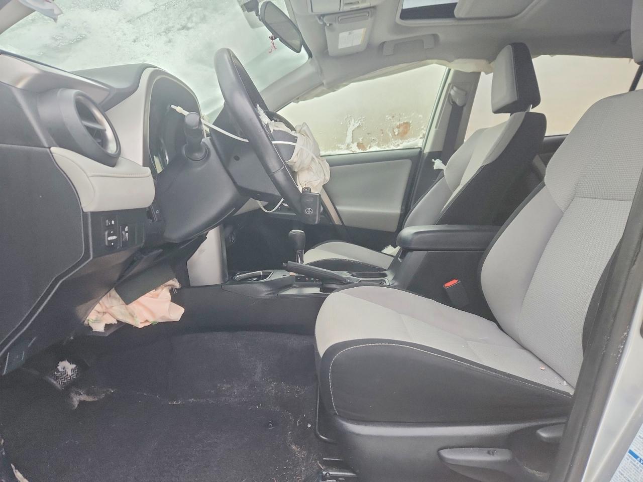 2016 TOYOTA RAV4 HV XLE photo 7