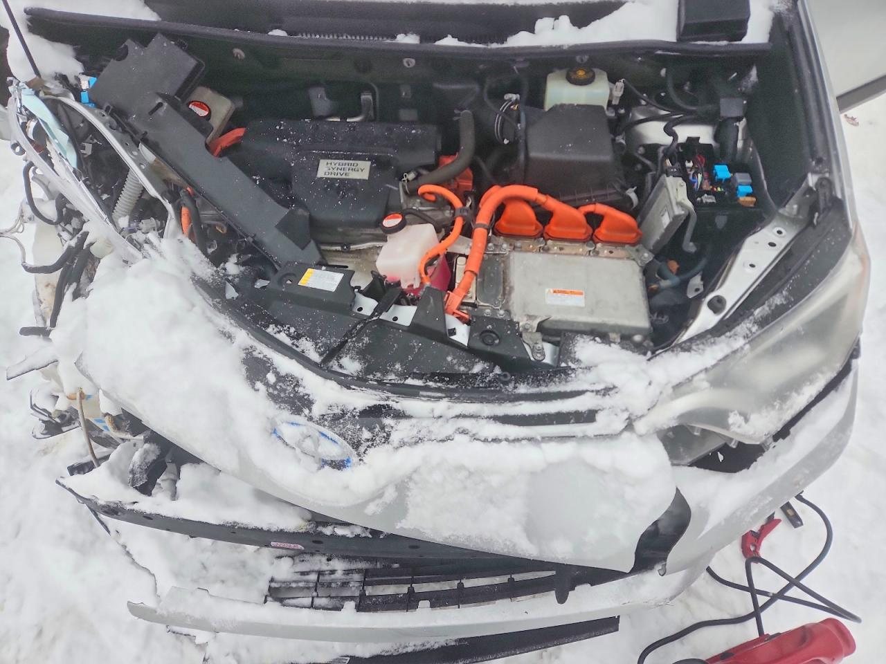 2016 TOYOTA RAV4 HV XLE photo 12