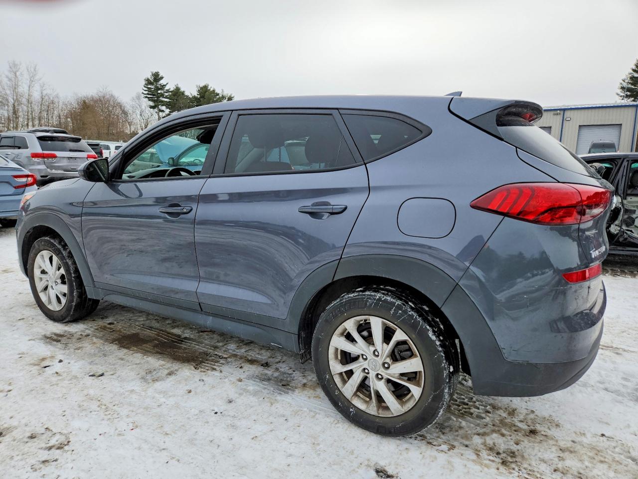 2021 HYUNDAI TUCSON SE photo 2