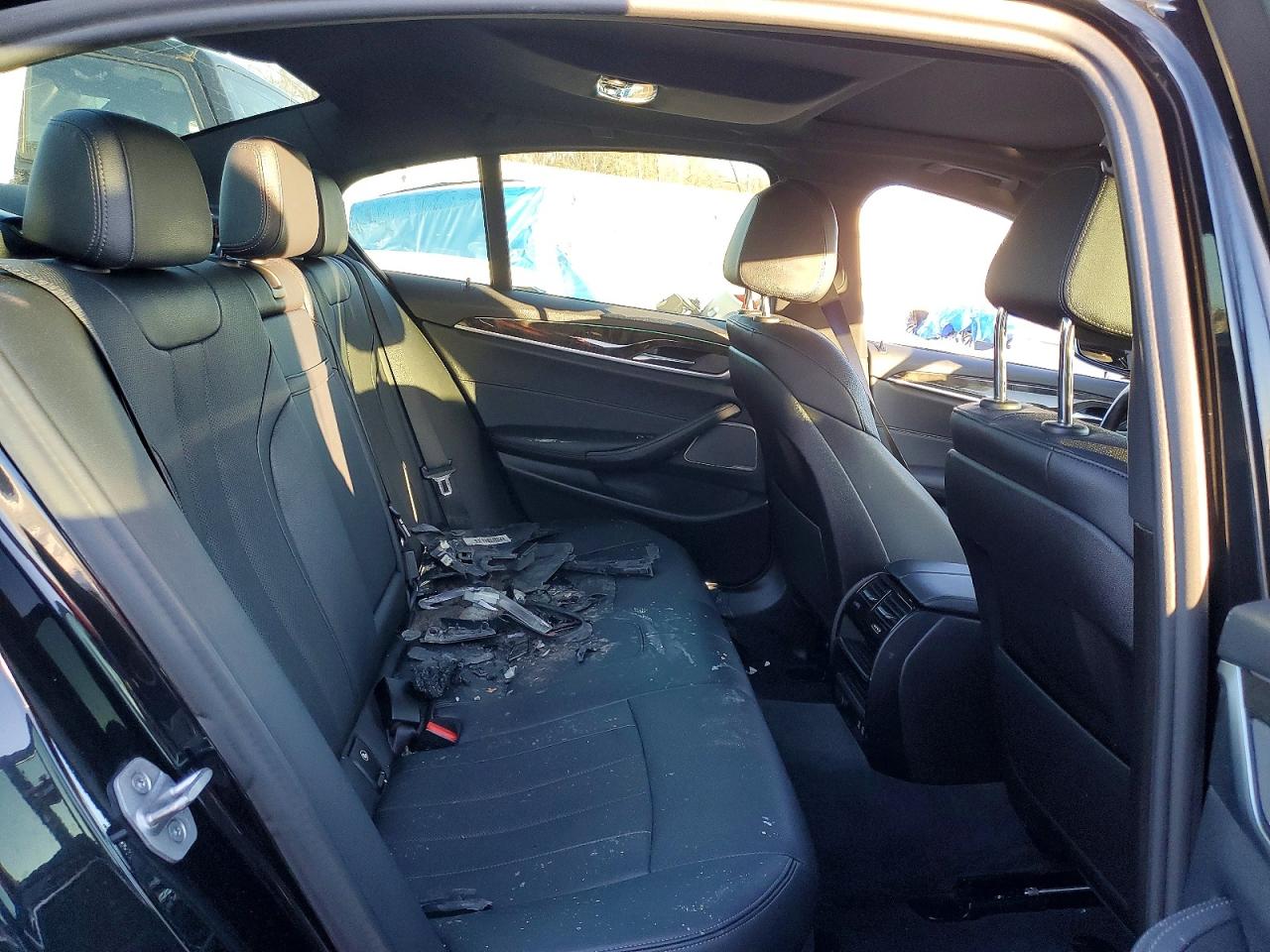 2022 BMW 530 XI photo 19