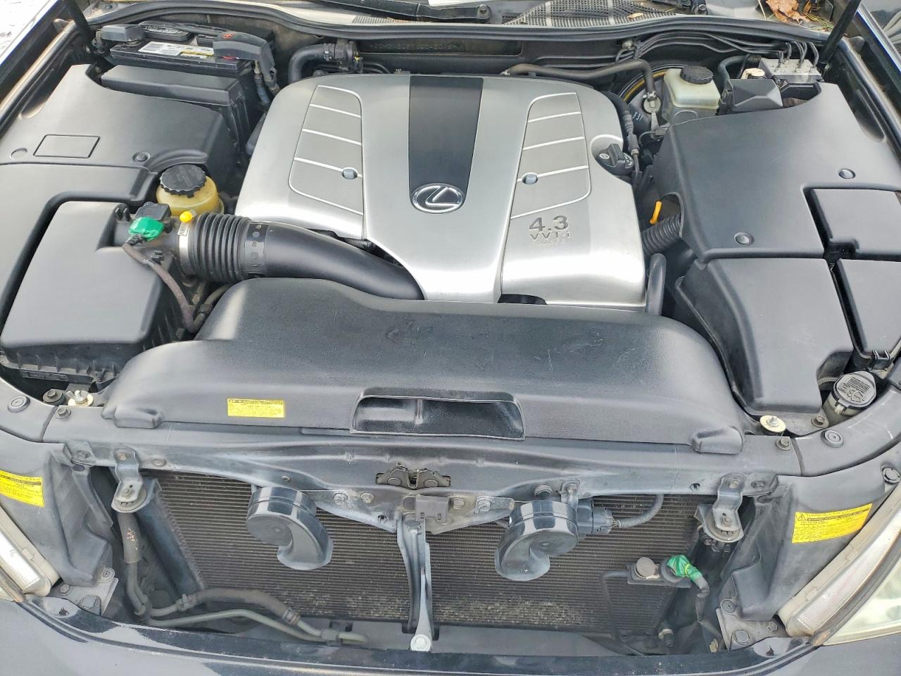 2001 LEXUS LS 430 photo 21