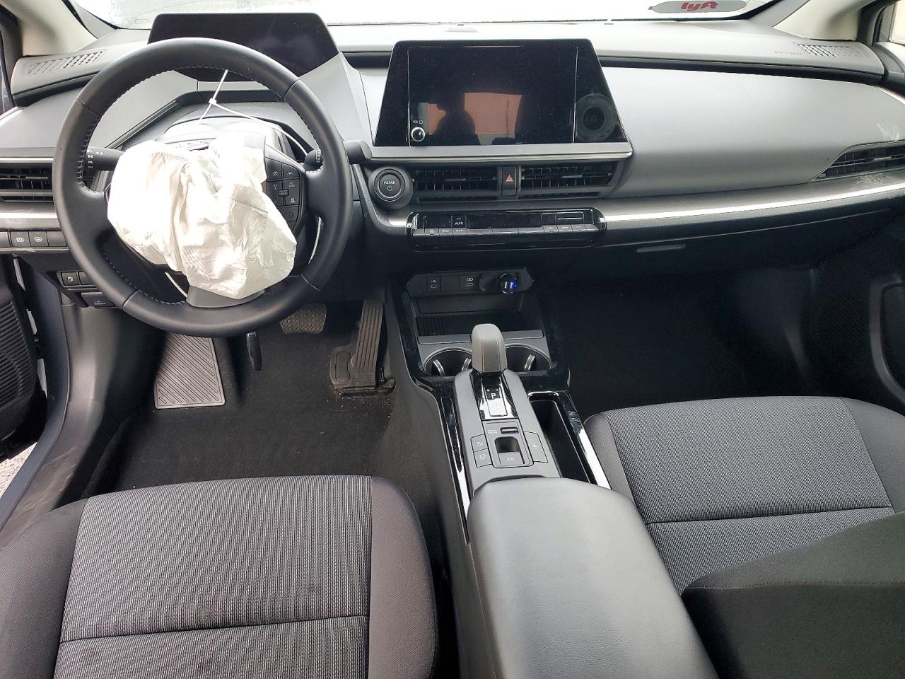 2024 TOYOTA PRIUS LE photo 8