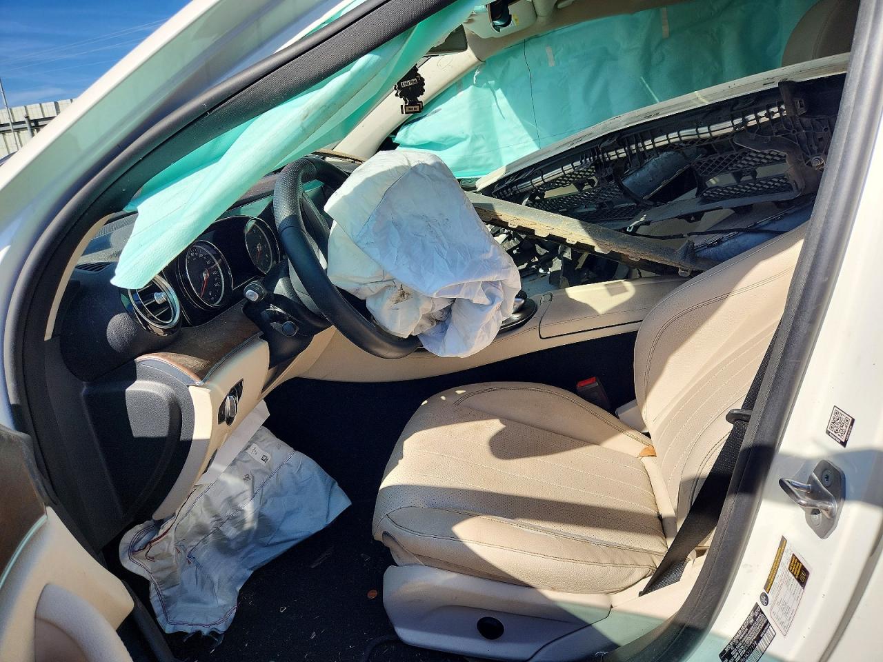 2018 MERCEDES-BENZ E 300 photo 13