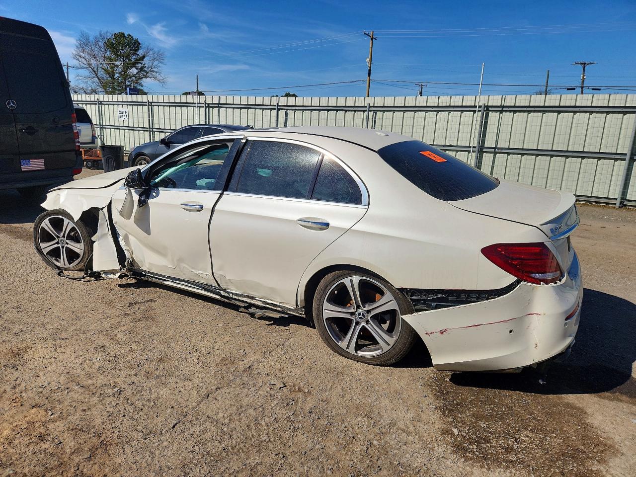 2018 MERCEDES-BENZ E 300 photo 3
