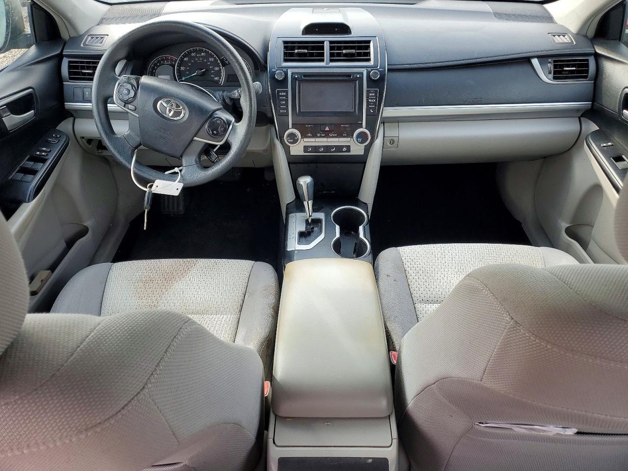 2014 TOYOTA CAMRY L photo 8