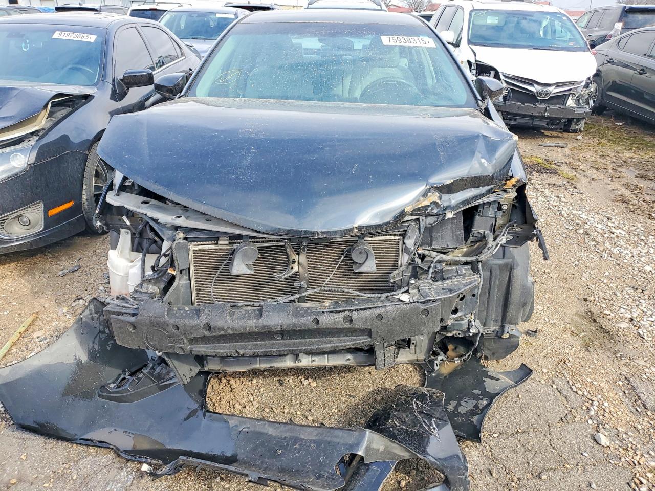 2014 TOYOTA CAMRY L photo 5