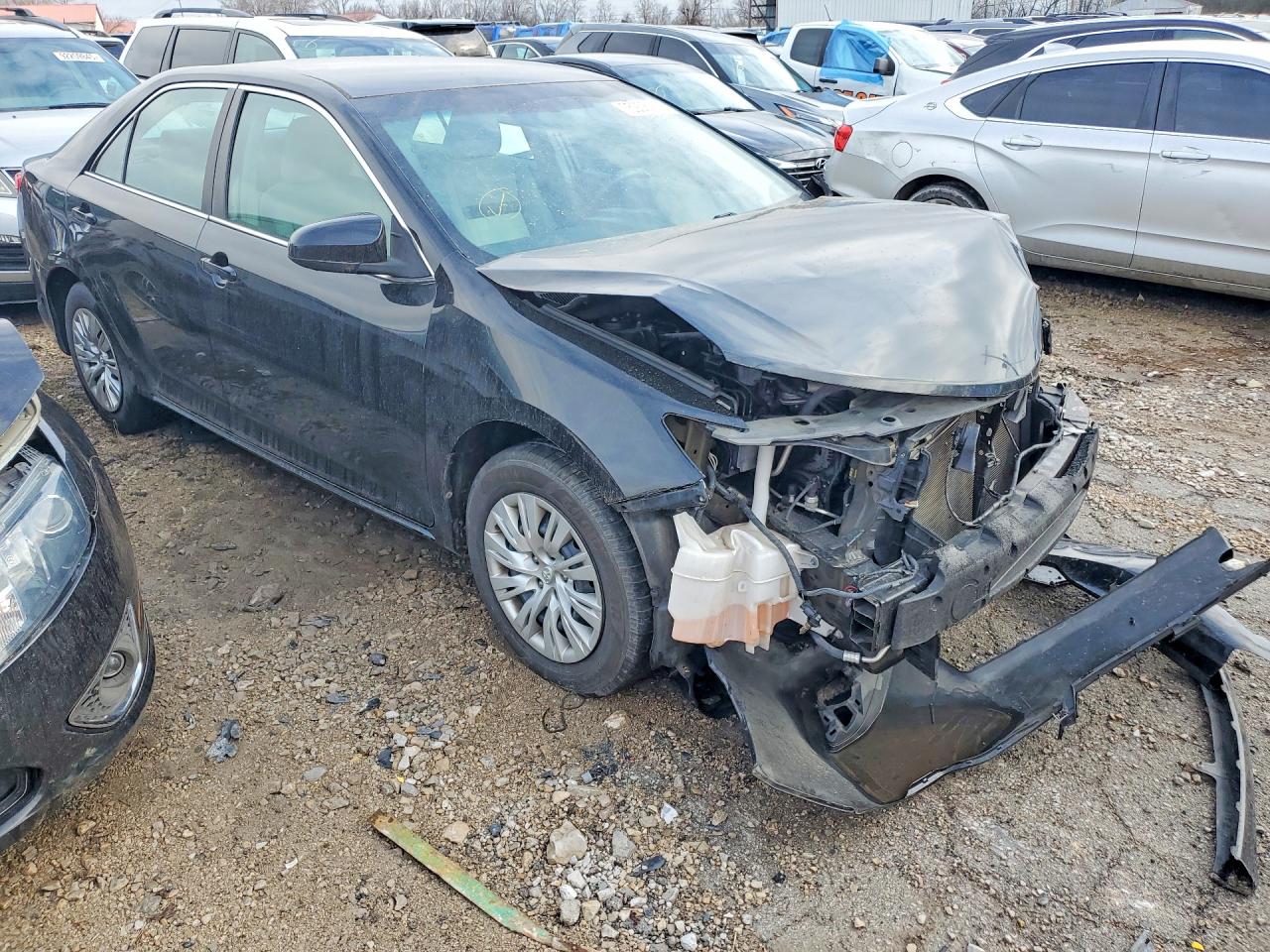 2014 TOYOTA CAMRY L photo 4