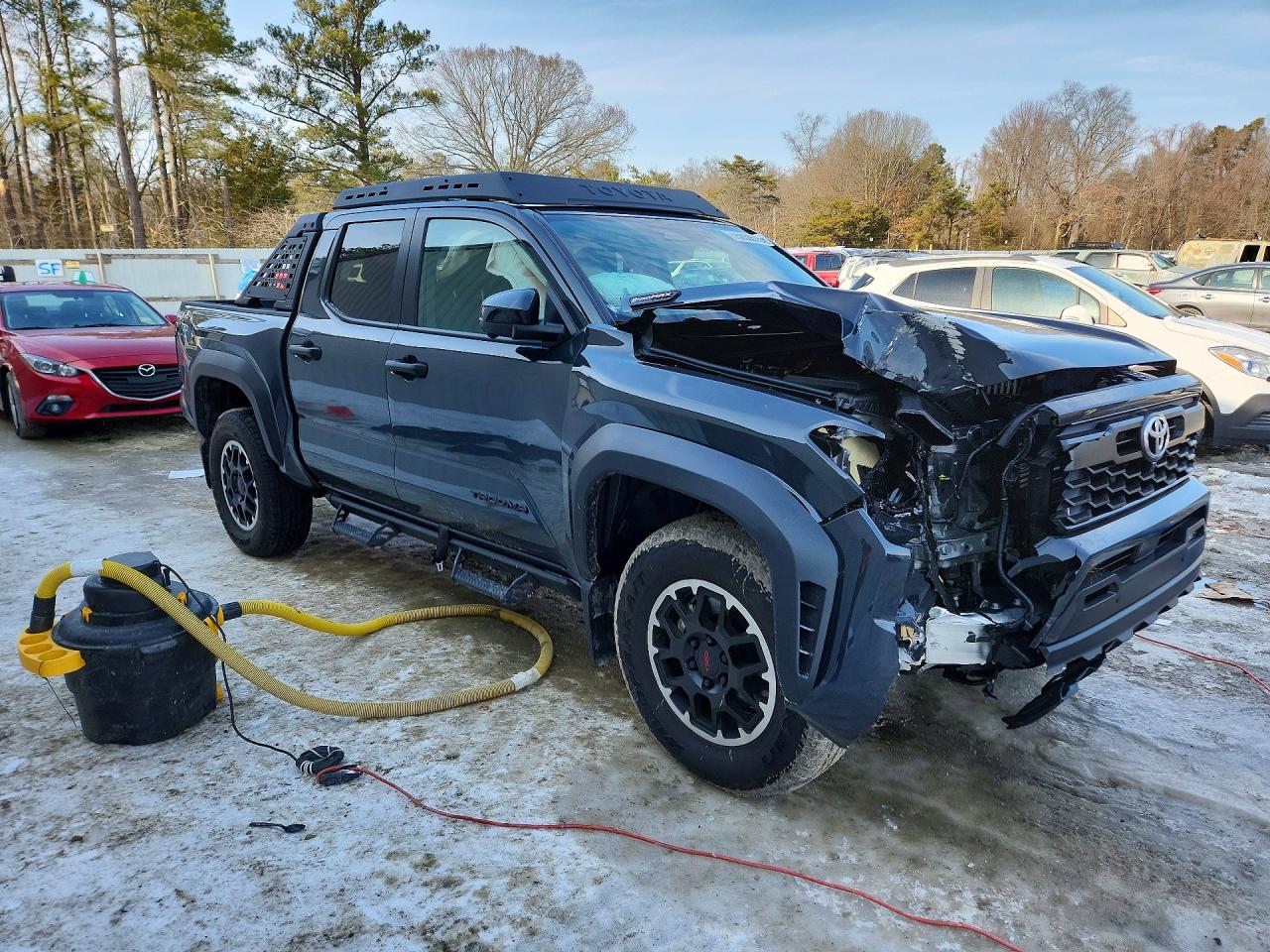 2025 TOYOTA TACOMA TRD OFF-ROAD HV photo 4