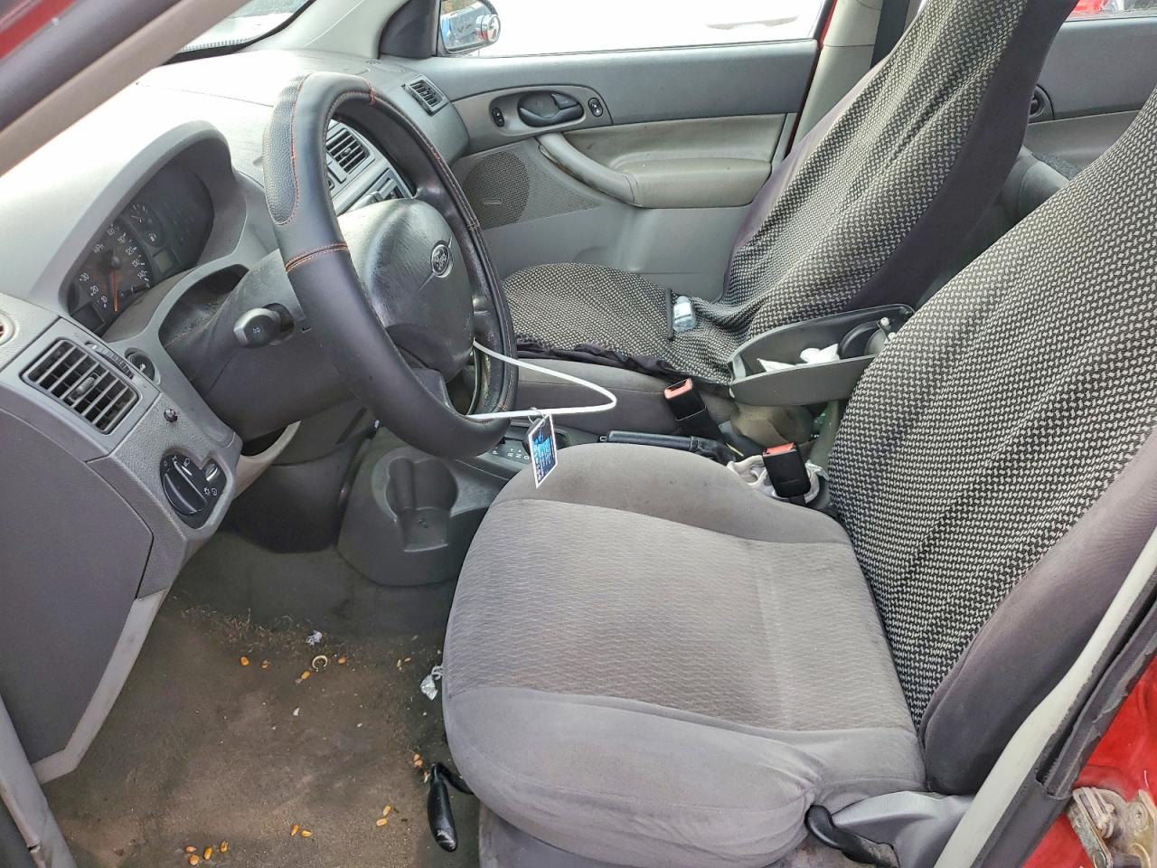 2005 FORD FOCUS ZX4 photo 7
