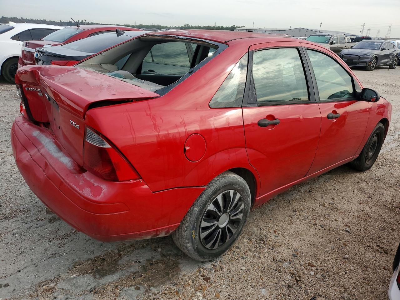 2005 FORD FOCUS ZX4 photo 3