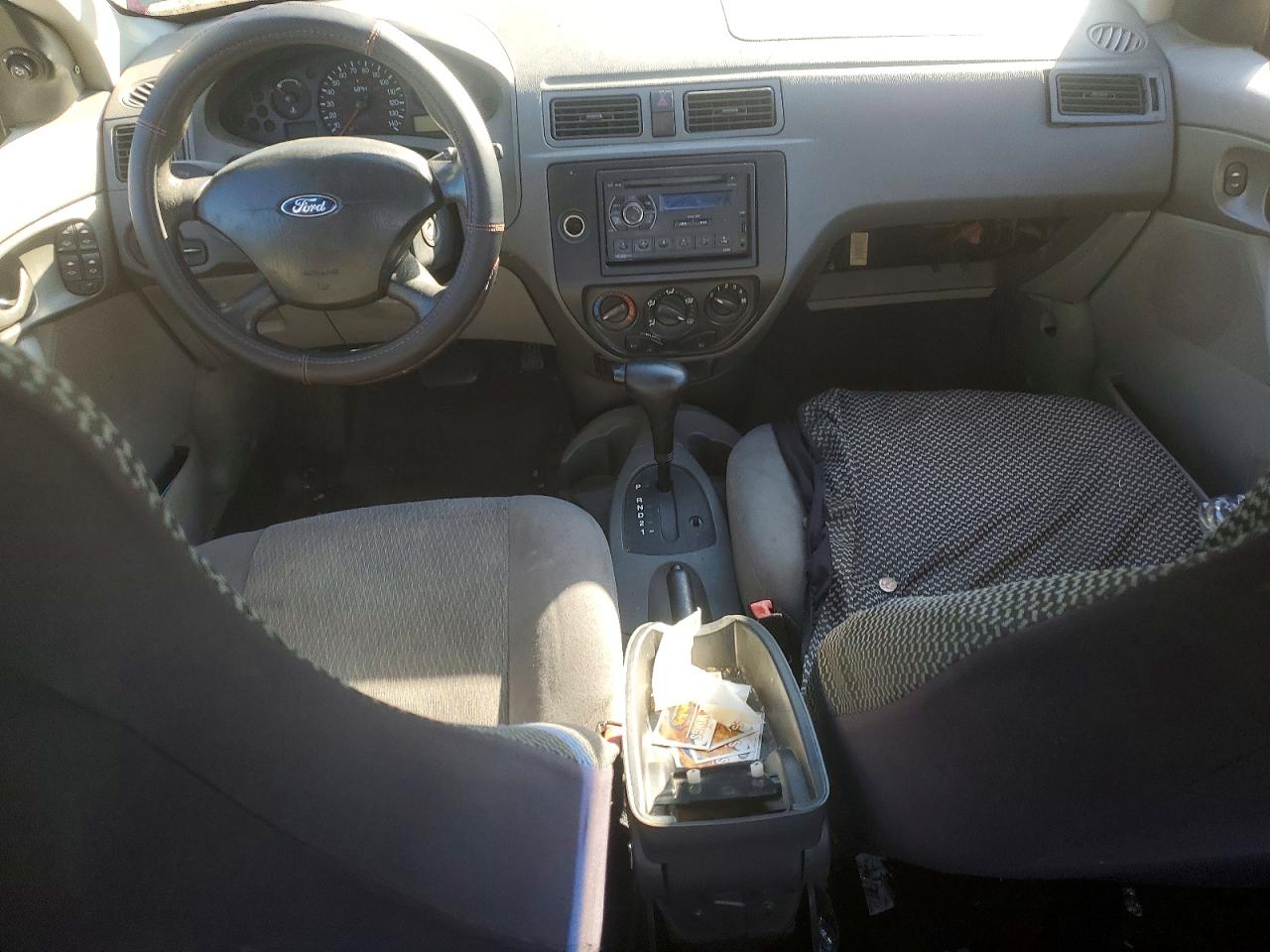 2005 FORD FOCUS ZX4 photo 8