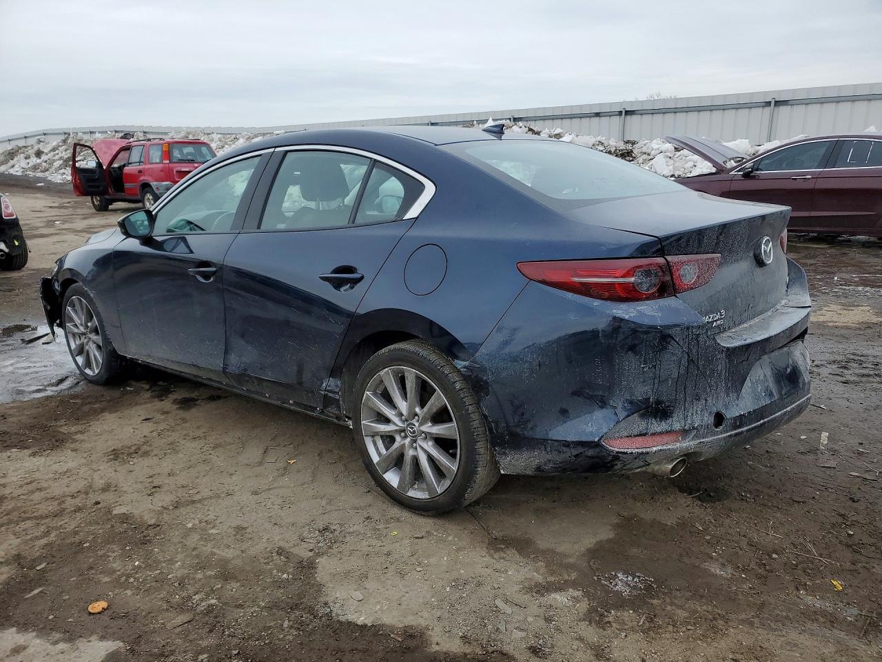 2019 MAZDA 3 PREMIUM photo 2
