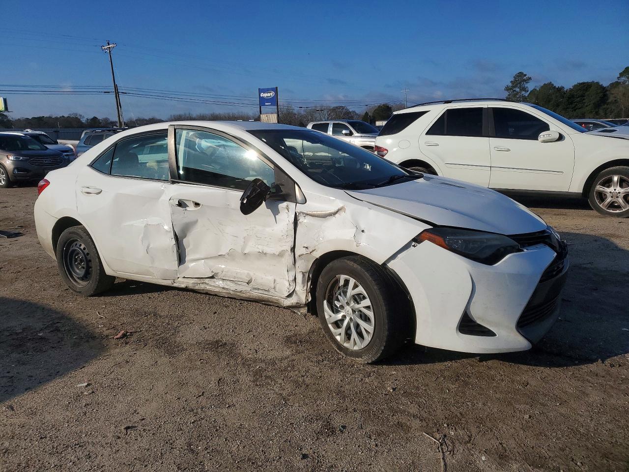 2018 TOYOTA COROLLA L photo 4